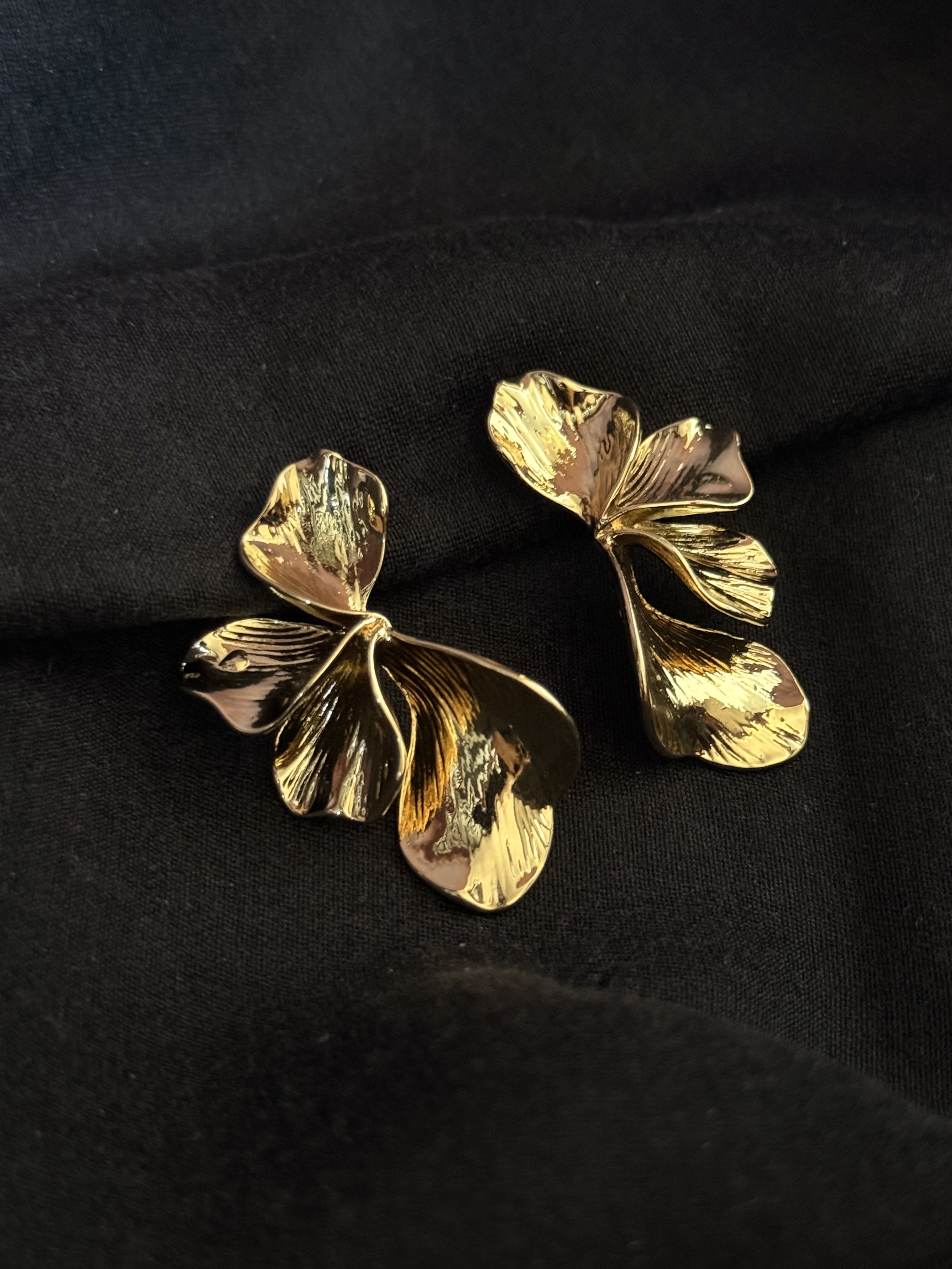 Gold Tasarım Küpe görseli 2