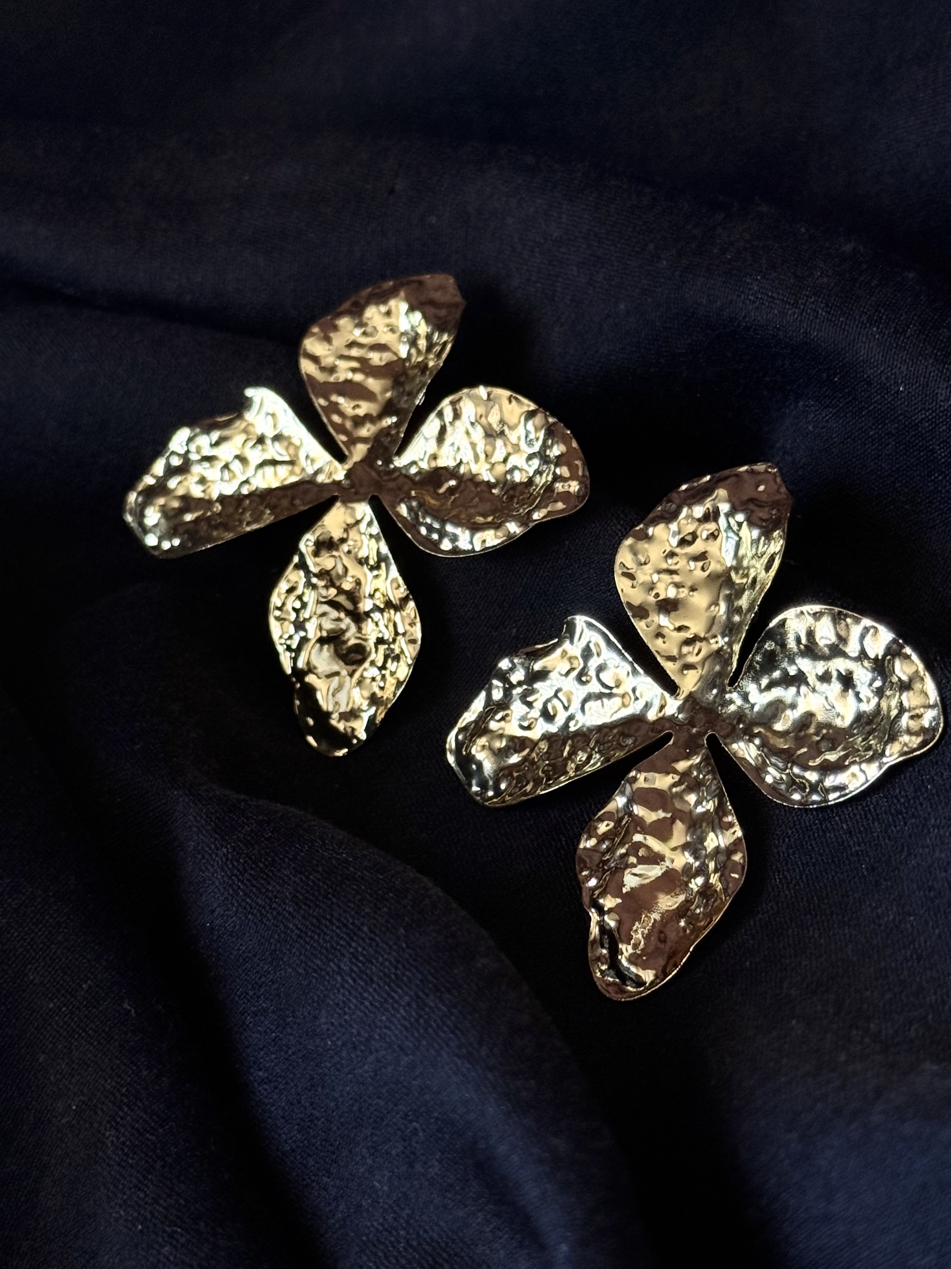 Gold Tasarım Küpe görseli 2